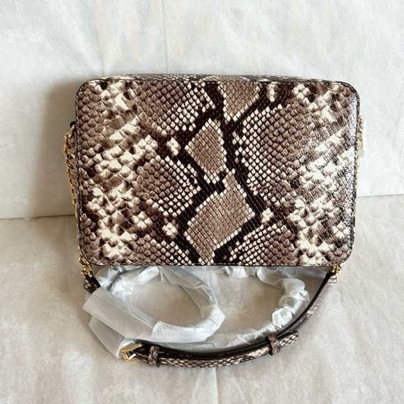 ✅SALE❤️‍🔥🆕Michael Kors Purse🎁 - Picture 2 of 6